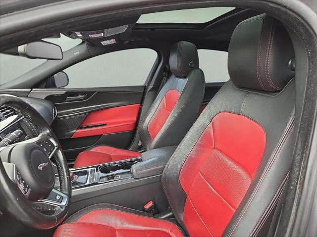 2017 Jaguar XE 35t R-Sport