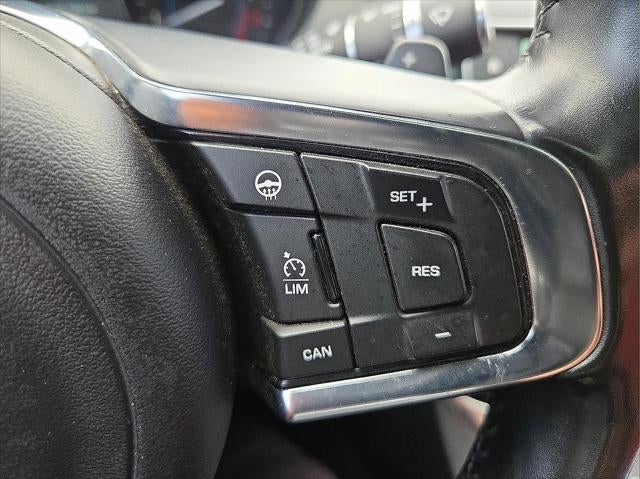 2017 Jaguar XE 35t R-Sport