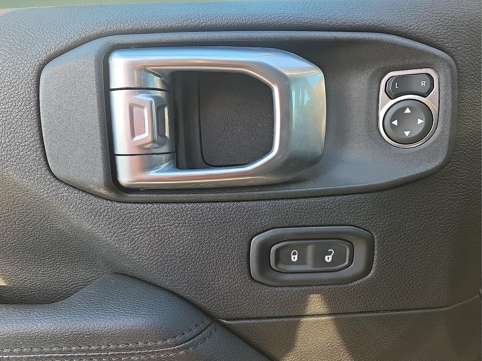 2022 Jeep Wrangler Unlimited Sahara Altitude 4x4