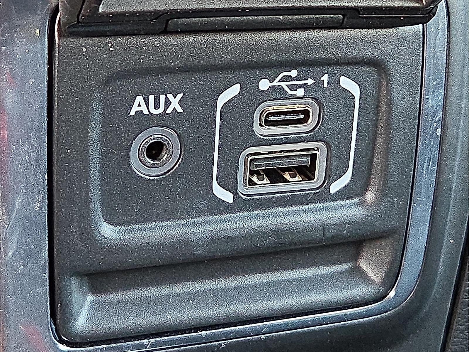 2022 Jeep Wrangler Unlimited Sahara Altitude 4x4