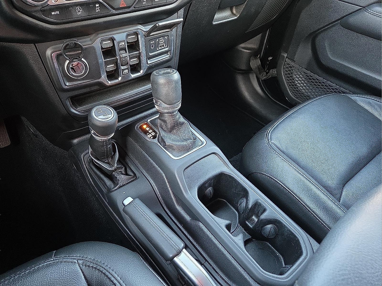 2022 Jeep Wrangler Unlimited Sahara Altitude 4x4