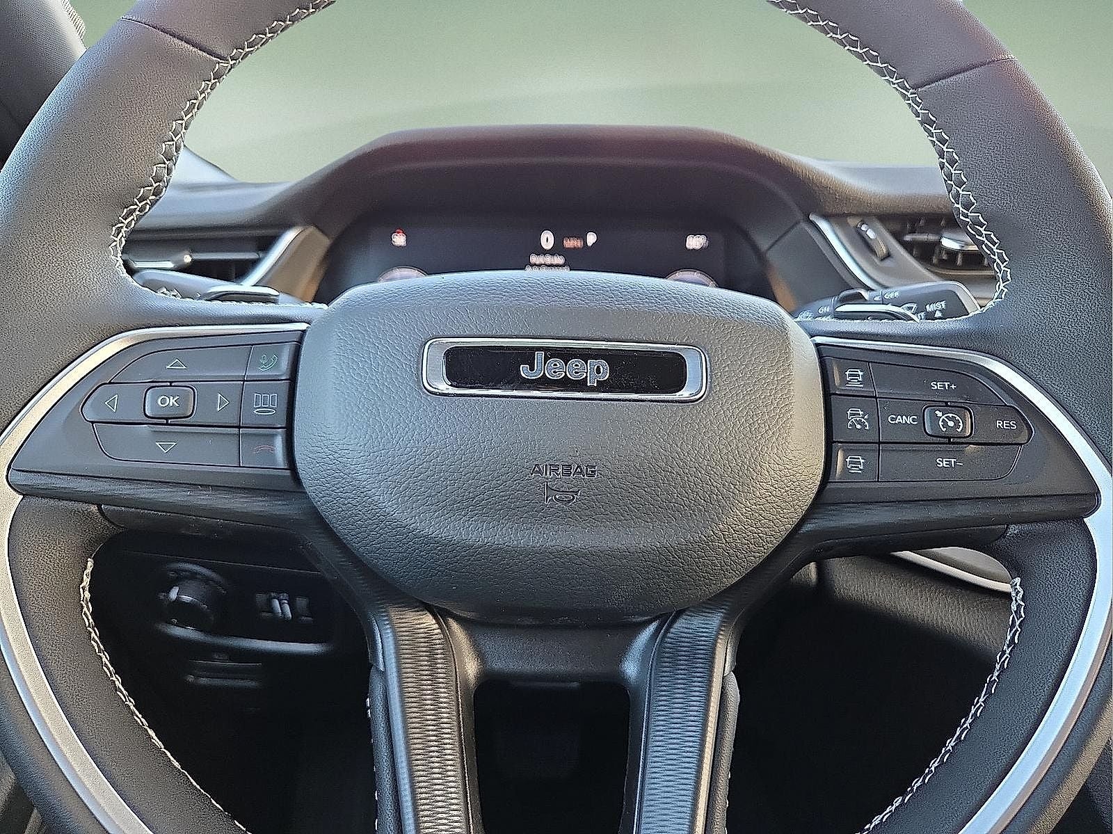 2025 Jeep Grand Cherokee GRAND CHEROKEE ALTITUDE 4X4