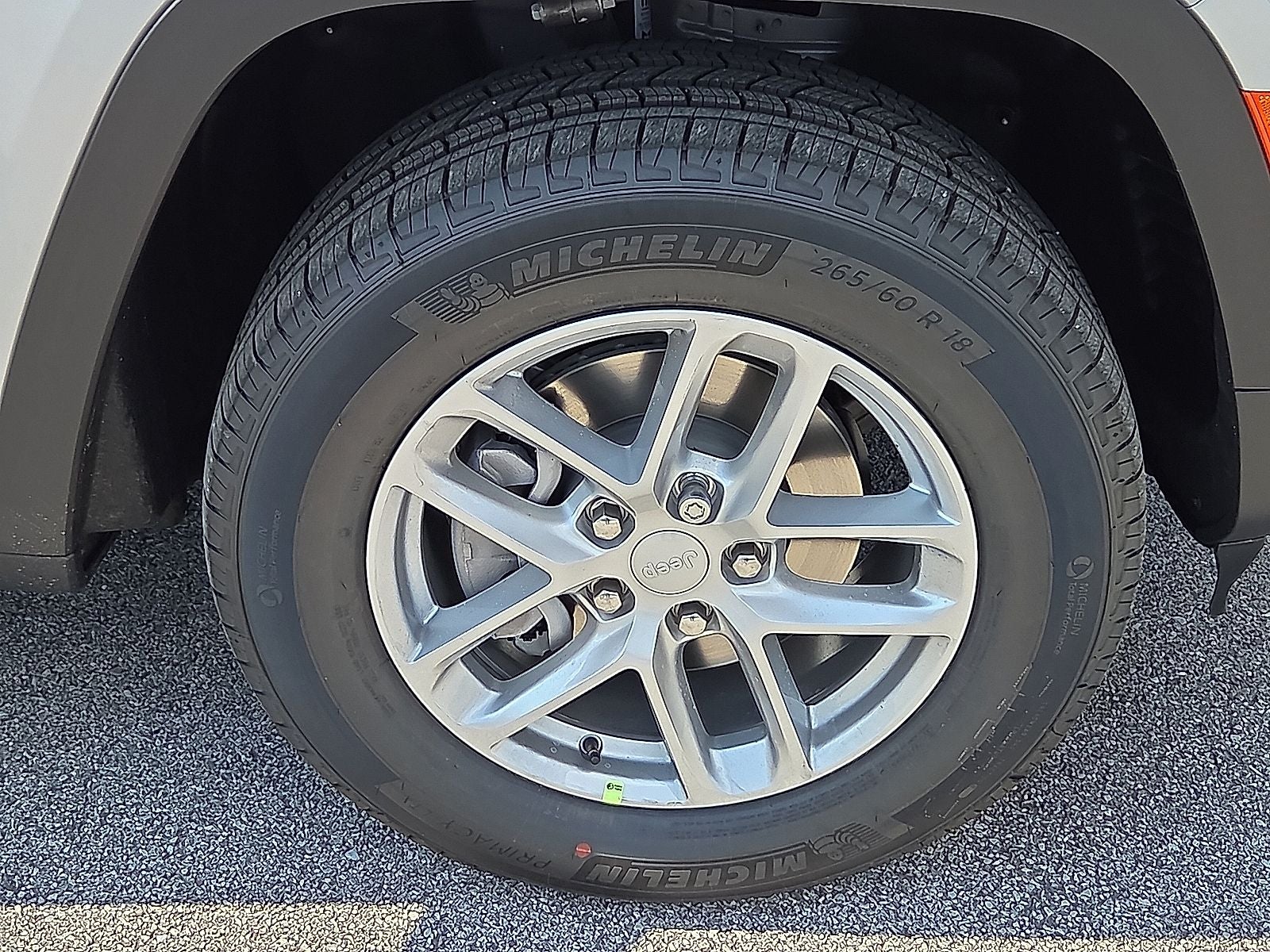 2025 Jeep Grand Cherokee GRAND CHEROKEE LAREDO X 4X4