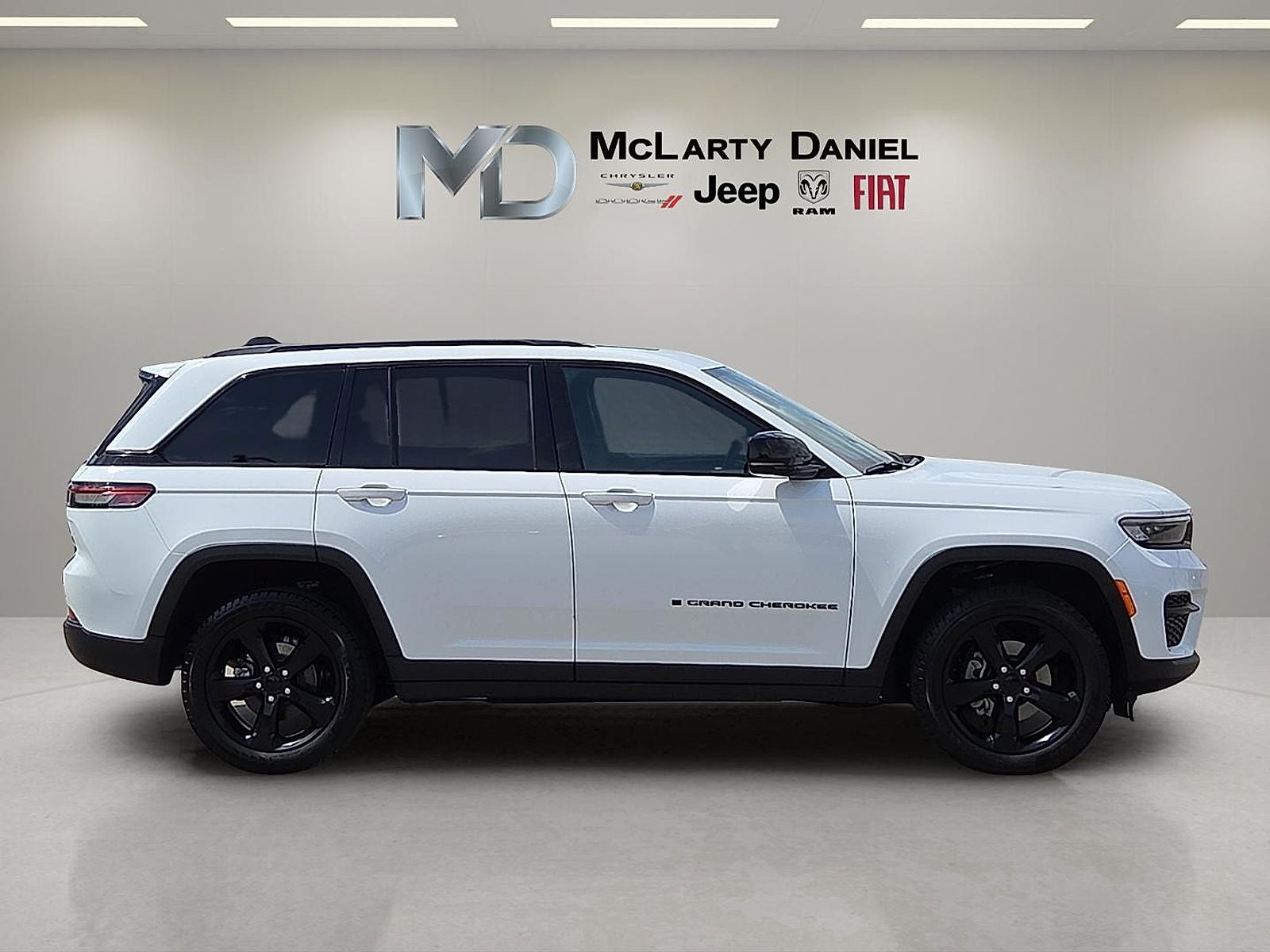 2023 Jeep Grand Cherokee Altitude 4x4