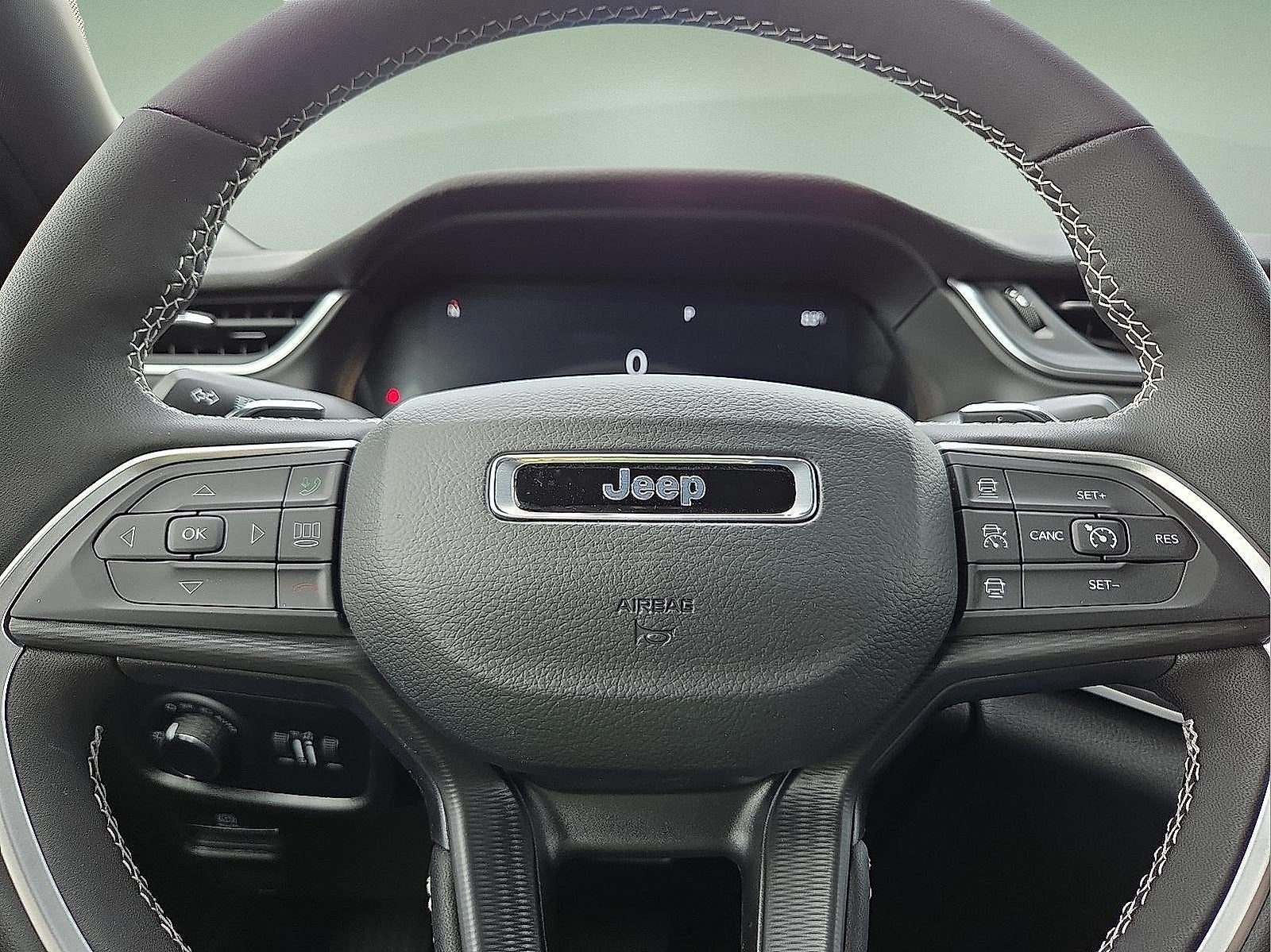 2025 Jeep Grand Cherokee GRAND CHEROKEE ALTITUDE 4X4