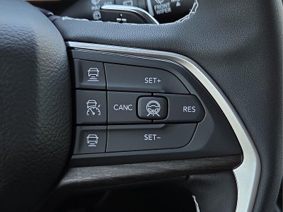 2027 Jeep Grand Cherokee Laredo Altitude
