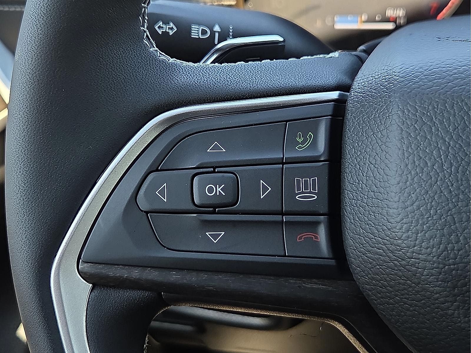 2027 Jeep Grand Cherokee Laredo Altitude