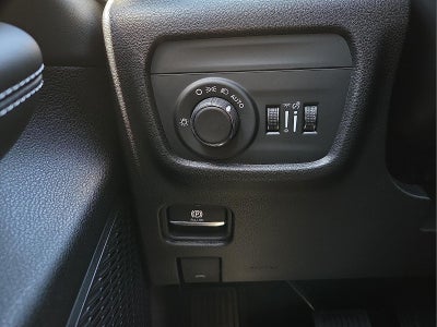 2027 Jeep Grand Cherokee Laredo Altitude