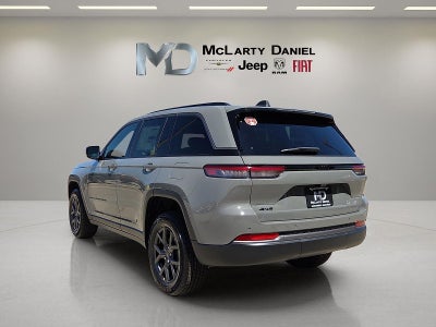2027 Jeep Grand Cherokee Laredo Altitude