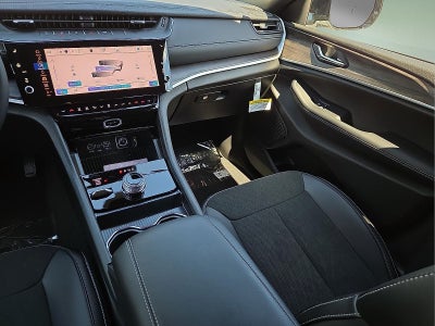 2027 Jeep Grand Cherokee Laredo Altitude