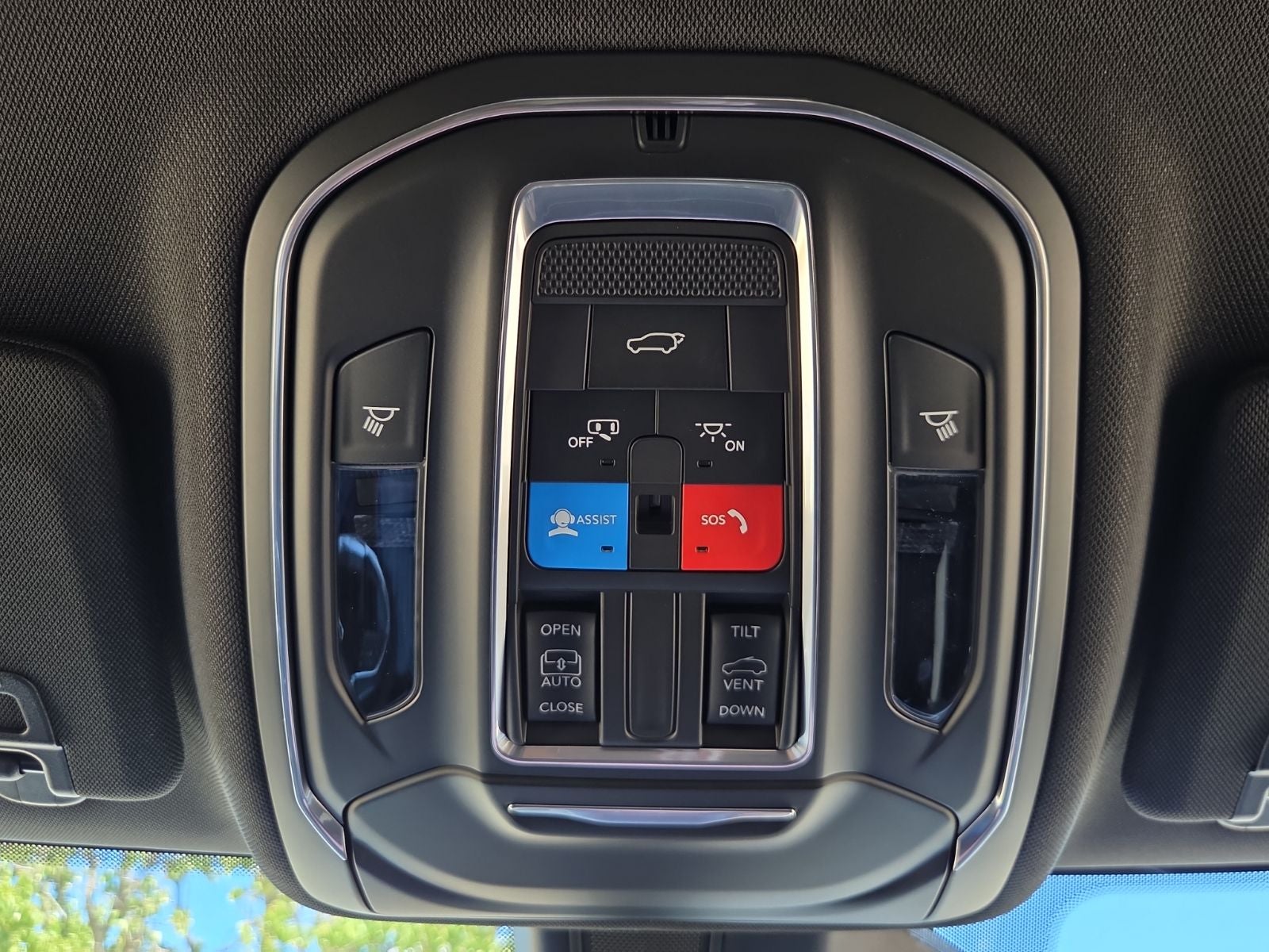 2027 Jeep Grand Cherokee Laredo Altitude