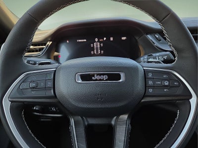 2027 Jeep Grand Cherokee Laredo Altitude