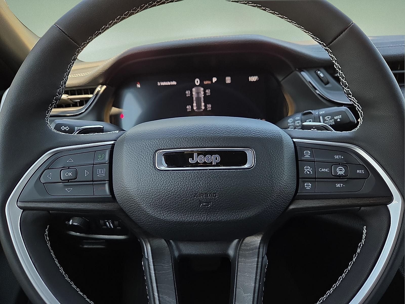 2027 Jeep Grand Cherokee Laredo Altitude