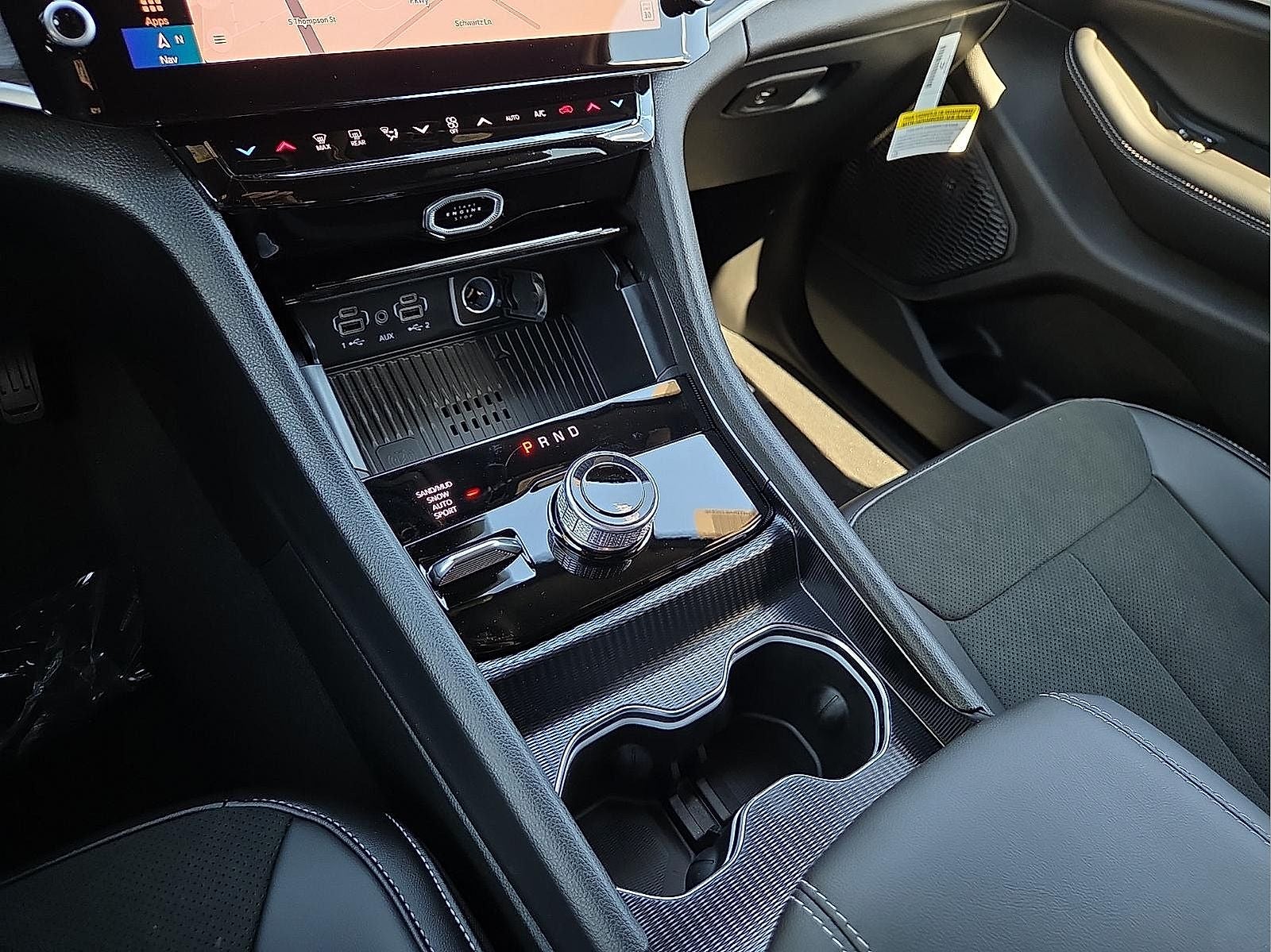 2027 Jeep Grand Cherokee Laredo Altitude