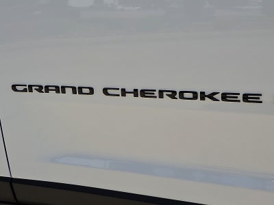 2027 Jeep Grand Cherokee Laredo Altitude