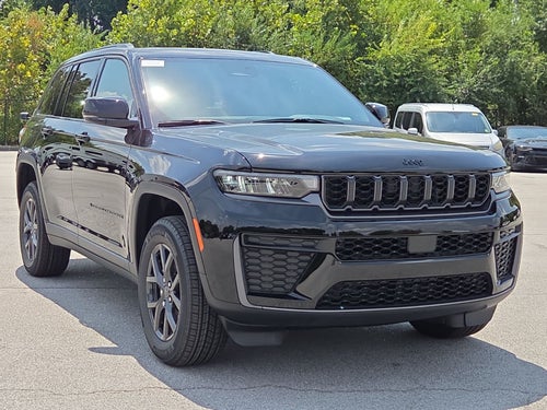2027 Jeep Grand Cherokee Laredo Altitude