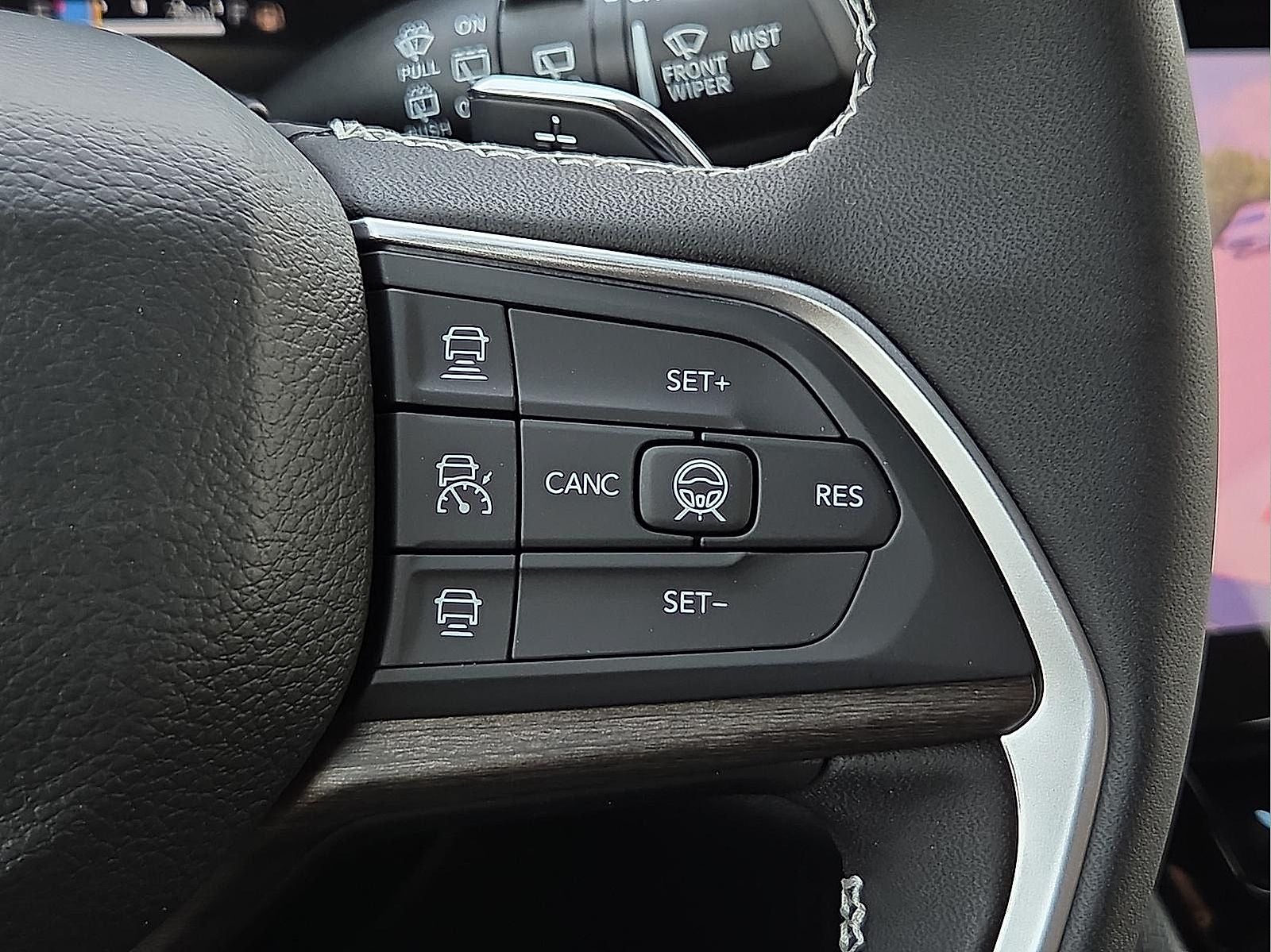 2027 Jeep Grand Cherokee Laredo Altitude