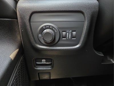 2027 Jeep Grand Cherokee Laredo Altitude