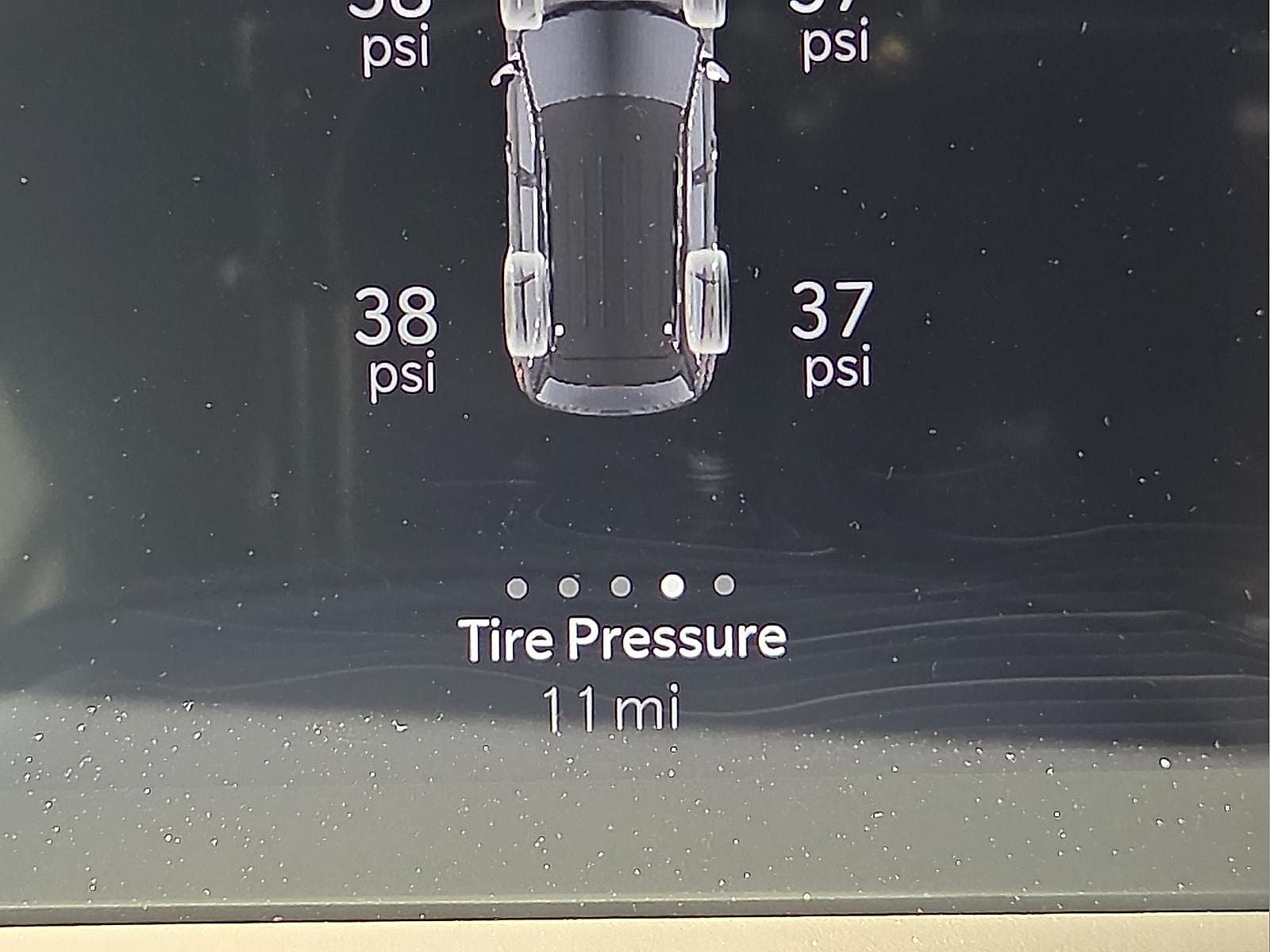 2027 Jeep Grand Cherokee Laredo Altitude