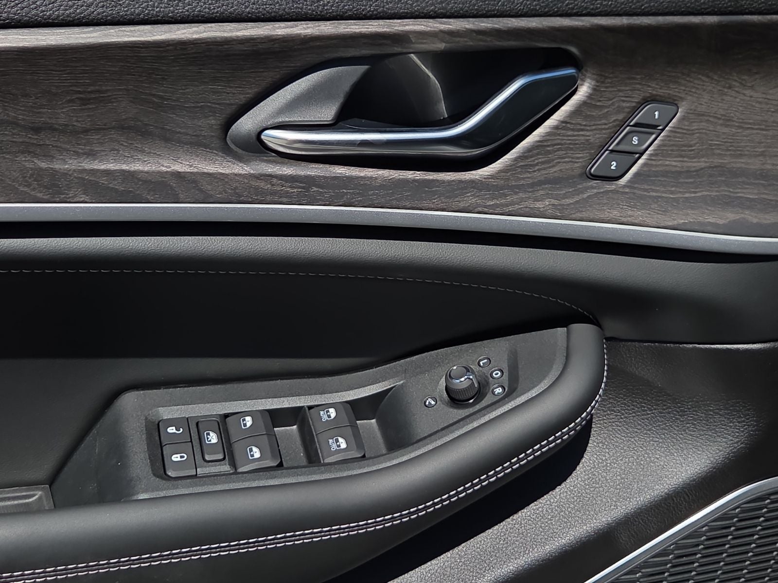 2027 Jeep Grand Cherokee Limited Reserve