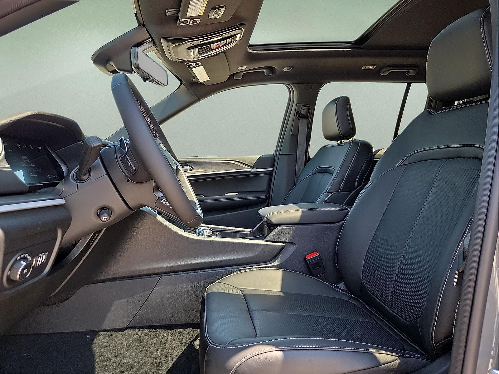2027 Jeep Grand Cherokee Limited Reserve