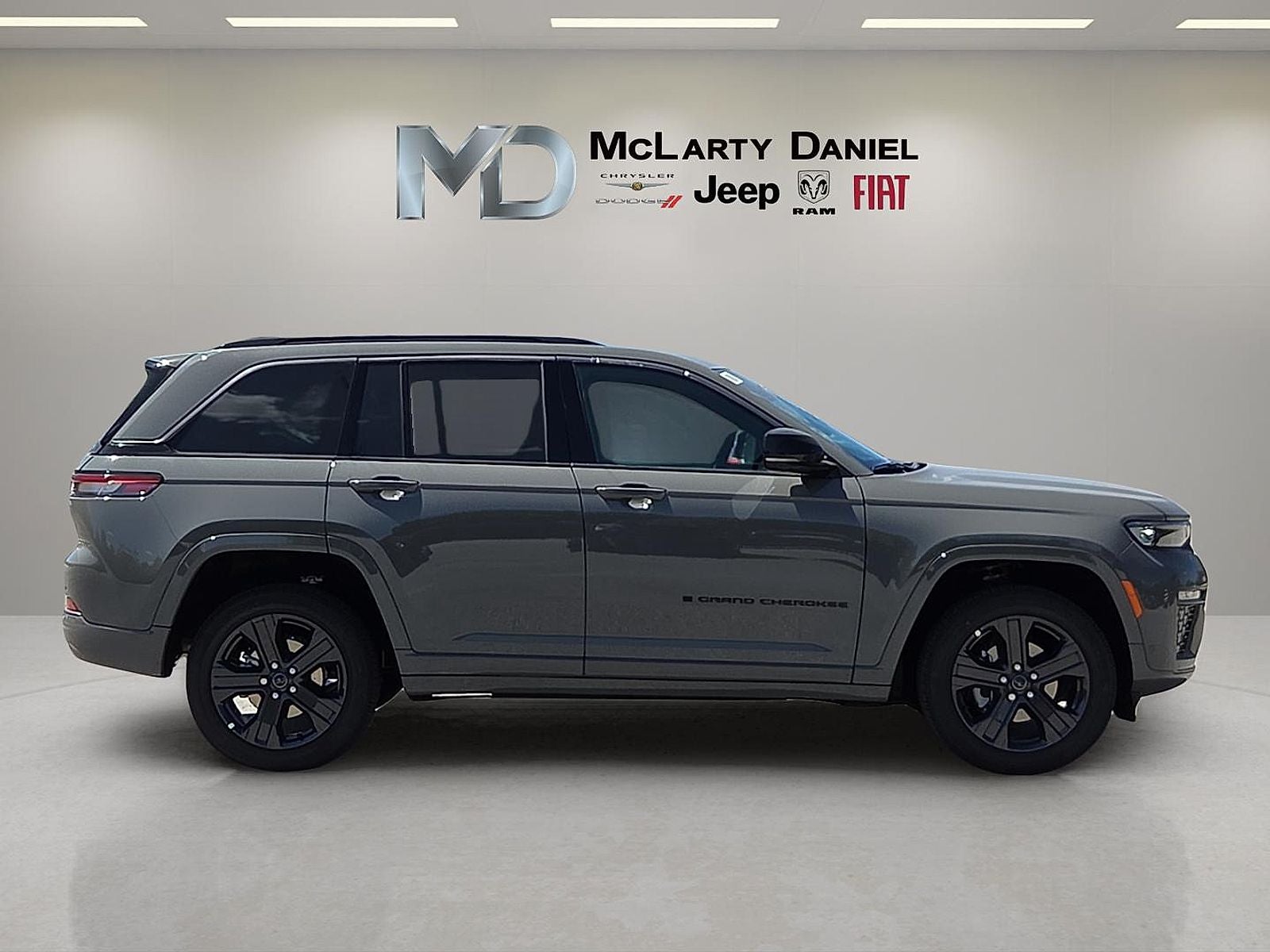 2027 Jeep Grand Cherokee Limited Reserve