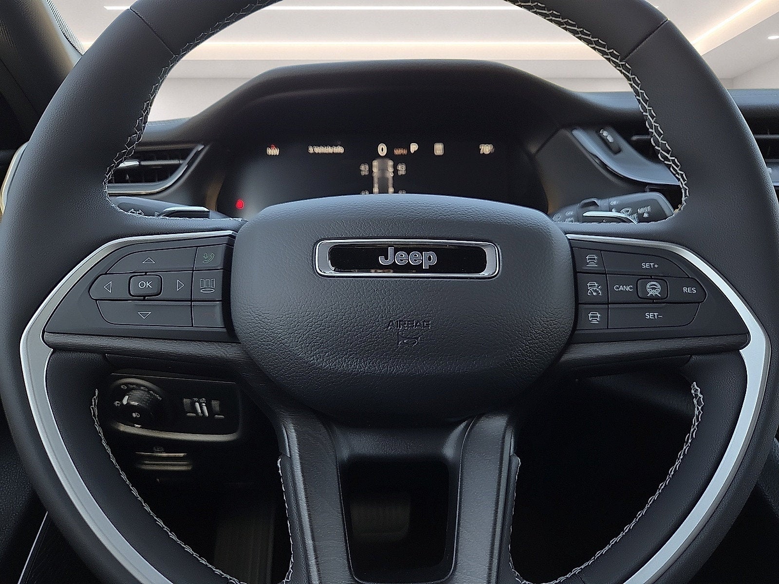 2027 Jeep Grand Cherokee GRAND CHEROKEE LIMITED RESERVE 4X4