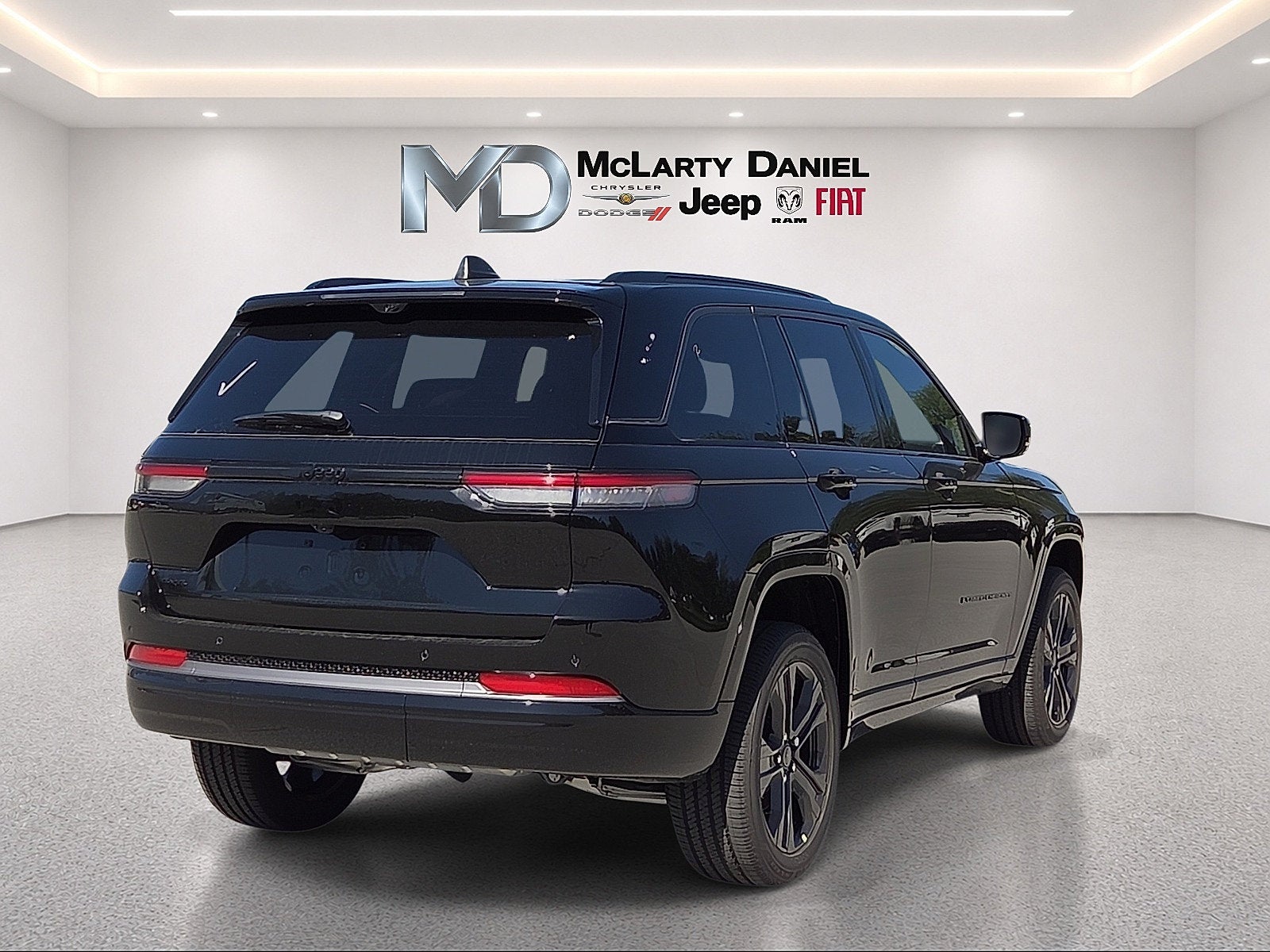 2027 Jeep Grand Cherokee GRAND CHEROKEE LIMITED RESERVE 4X4