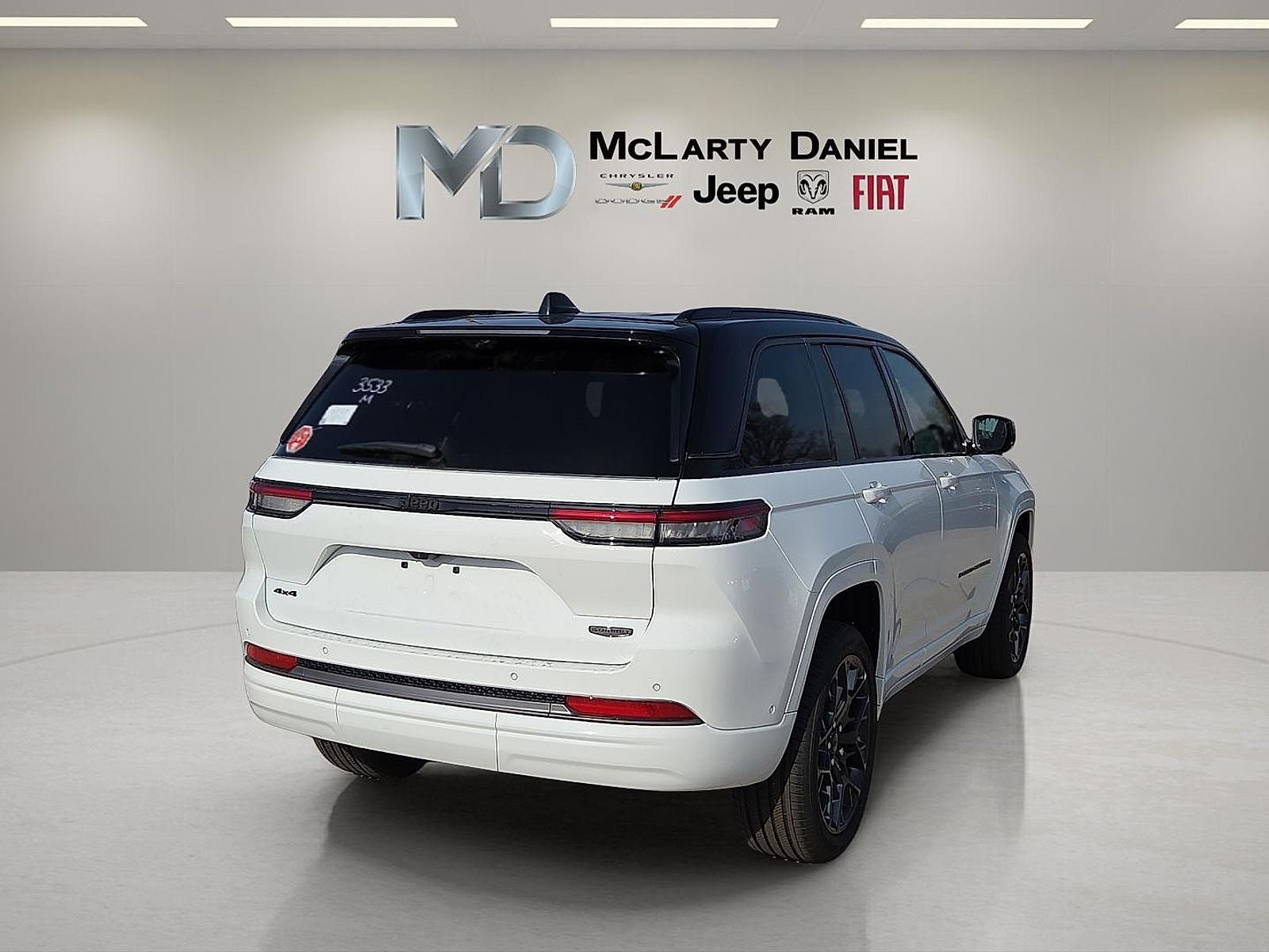 2026 Jeep Grand Cherokee GRAND CHEROKEE SUMMIT 4X4