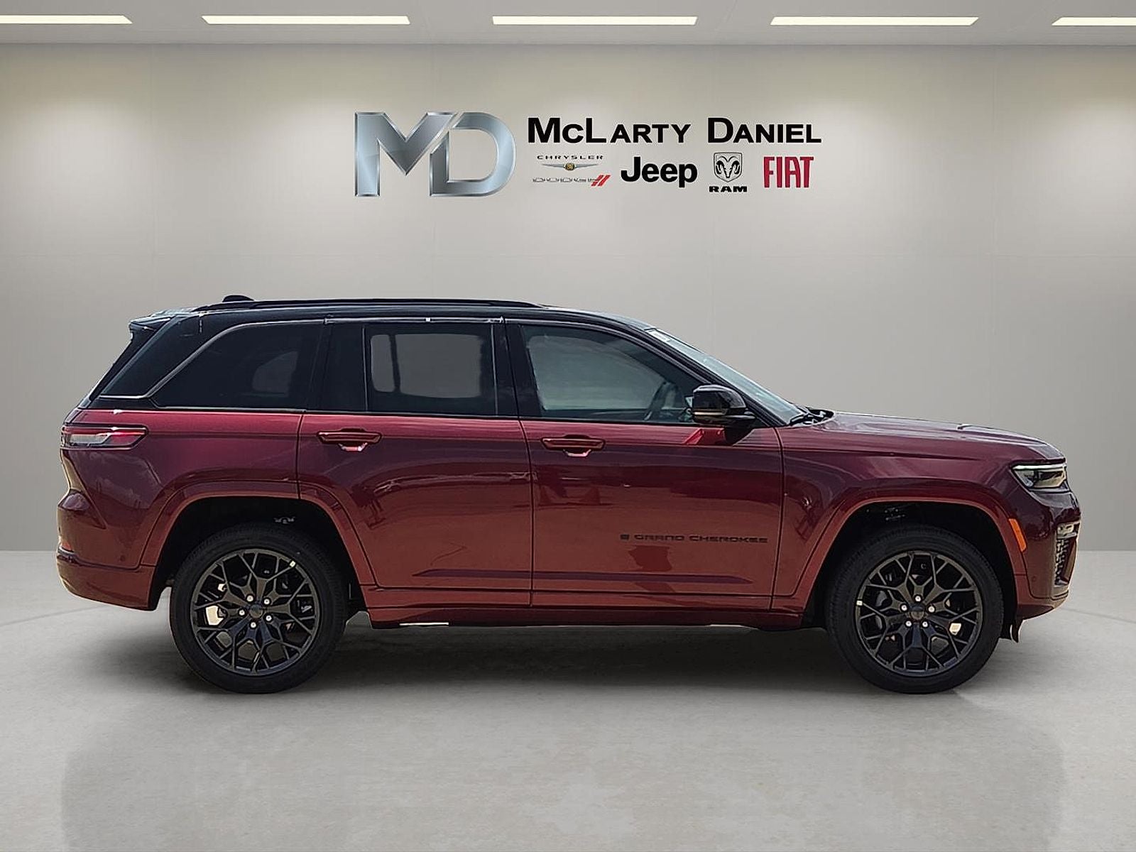 2026 Jeep Grand Cherokee GRAND CHEROKEE SUMMIT 4X4