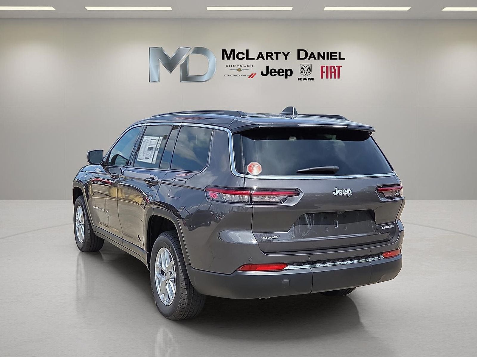 2025 Jeep Grand Cherokee GRAND CHEROKEE L LAREDO X 4X4