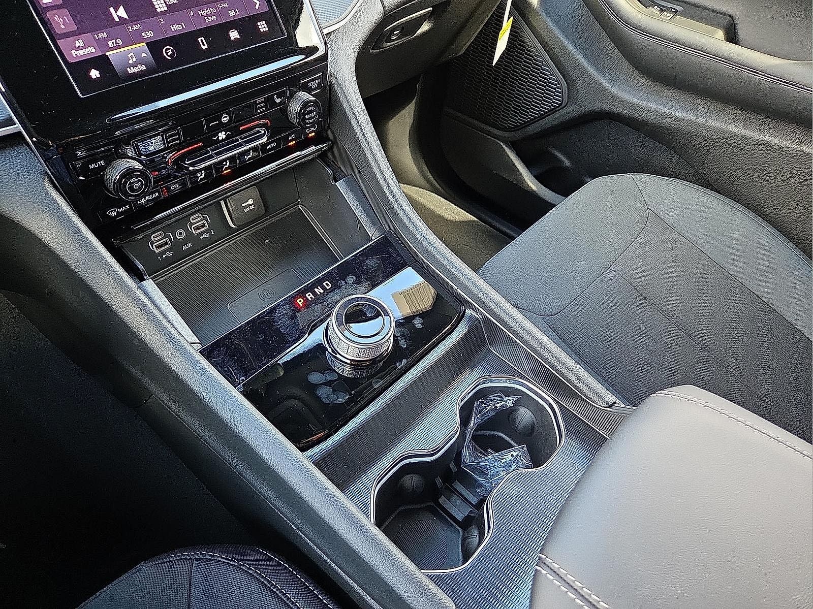 2025 Jeep Grand Cherokee GRAND CHEROKEE L LAREDO X 4X4