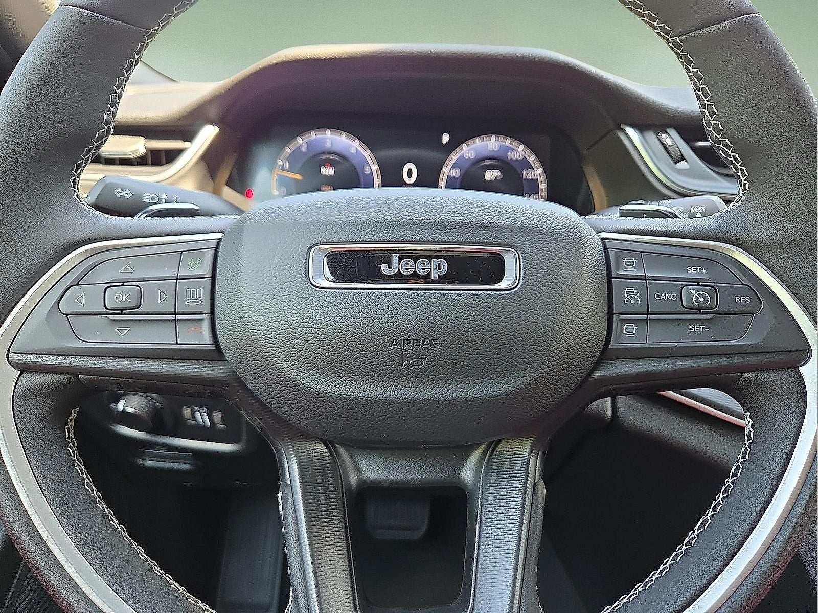 2025 Jeep Grand Cherokee GRAND CHEROKEE L LAREDO X 4X4