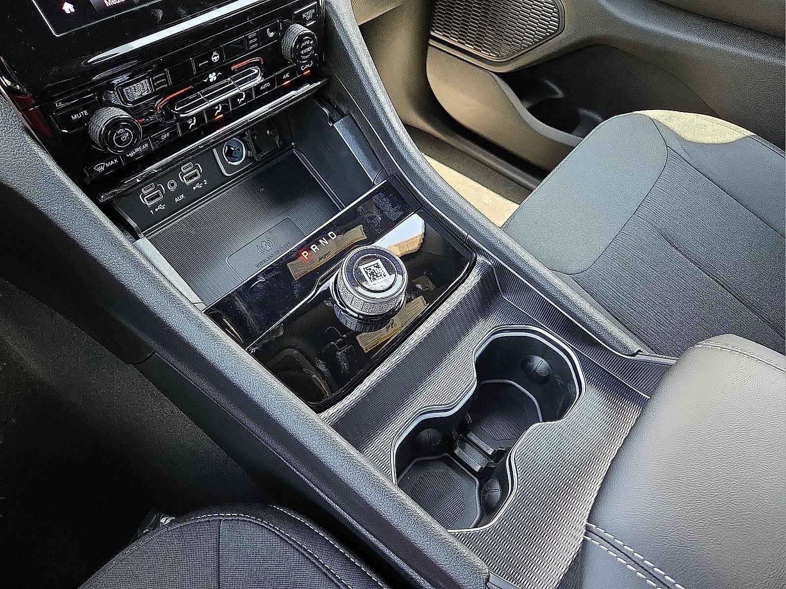 2025 Jeep Grand Cherokee GRAND CHEROKEE L LAREDO X 4X4