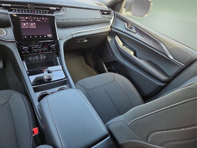 2025 Jeep Grand Cherokee GRAND CHEROKEE L LAREDO X 4X4