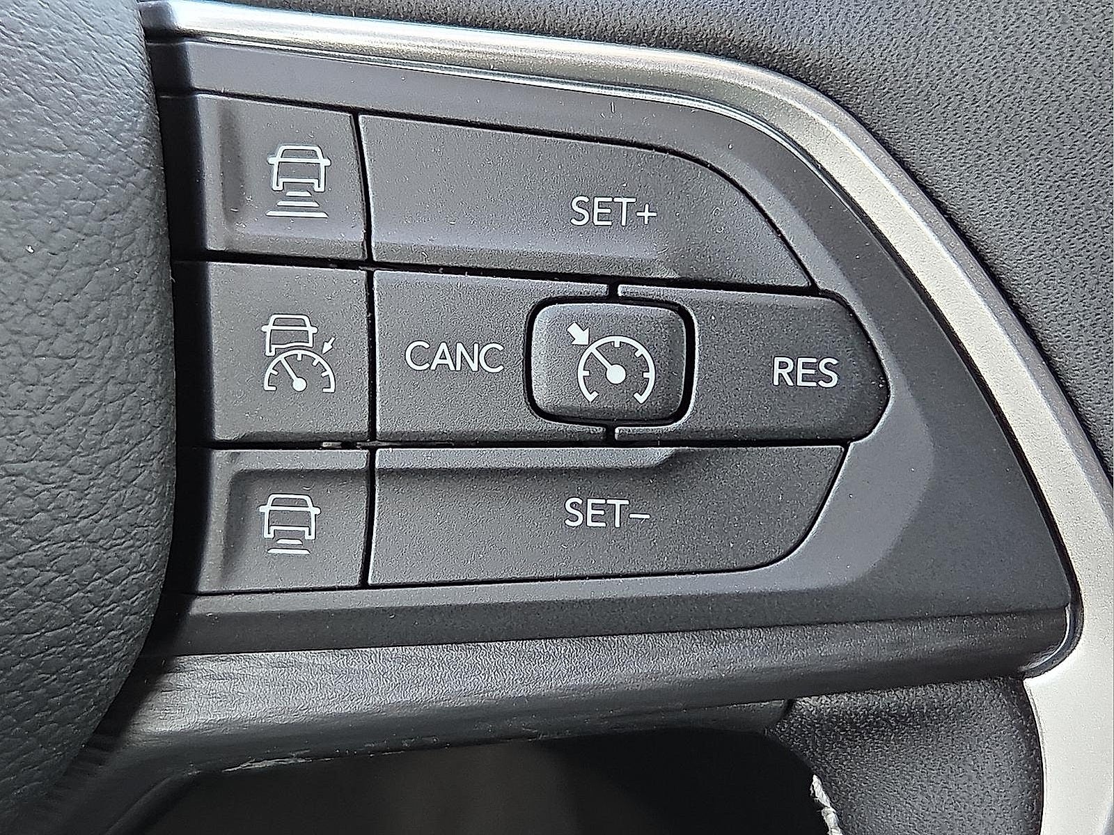 2025 Jeep Grand Cherokee GRAND CHEROKEE L LAREDO X 4X4