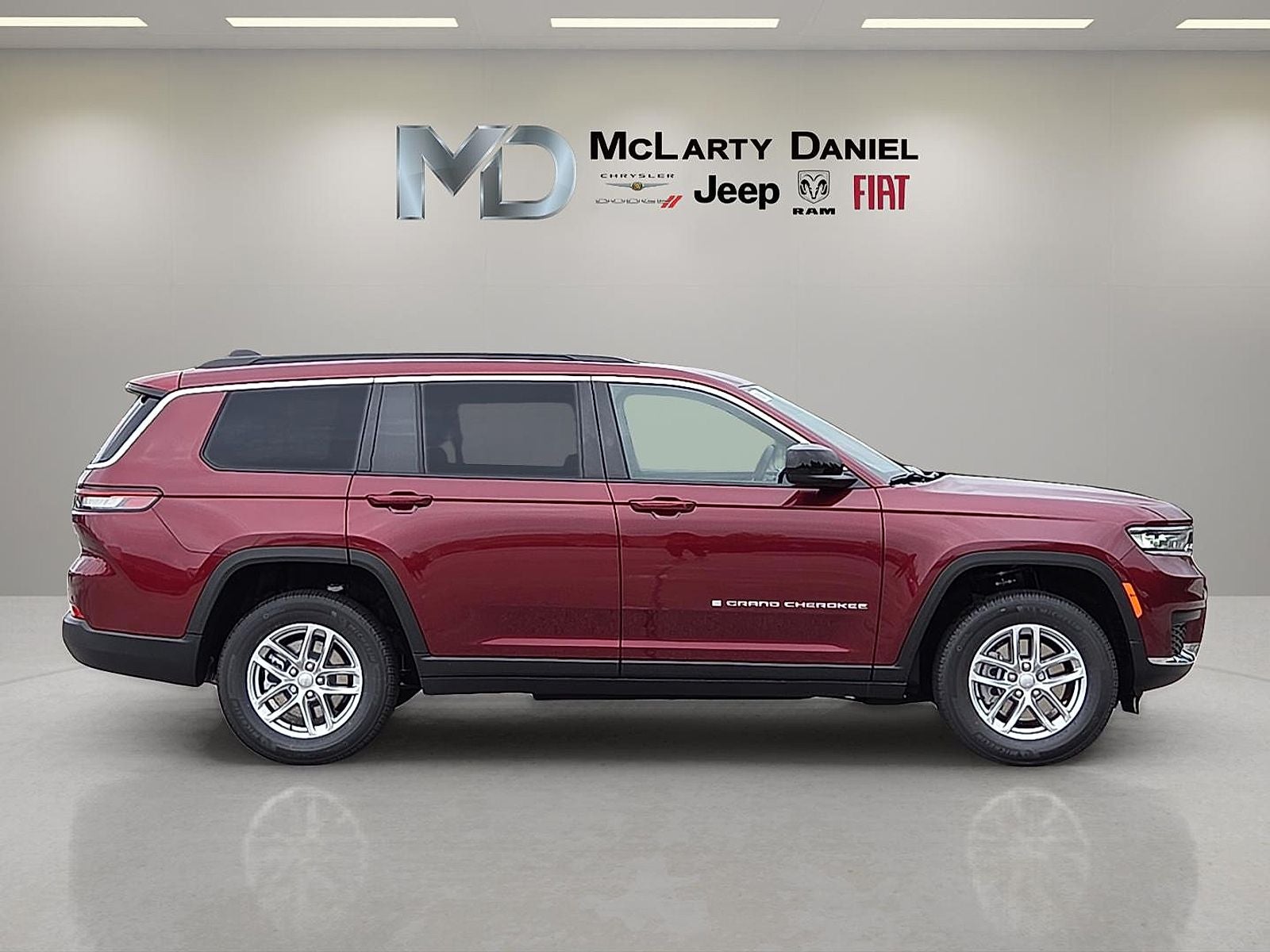 2025 Jeep Grand Cherokee GRAND CHEROKEE L LAREDO X 4X4