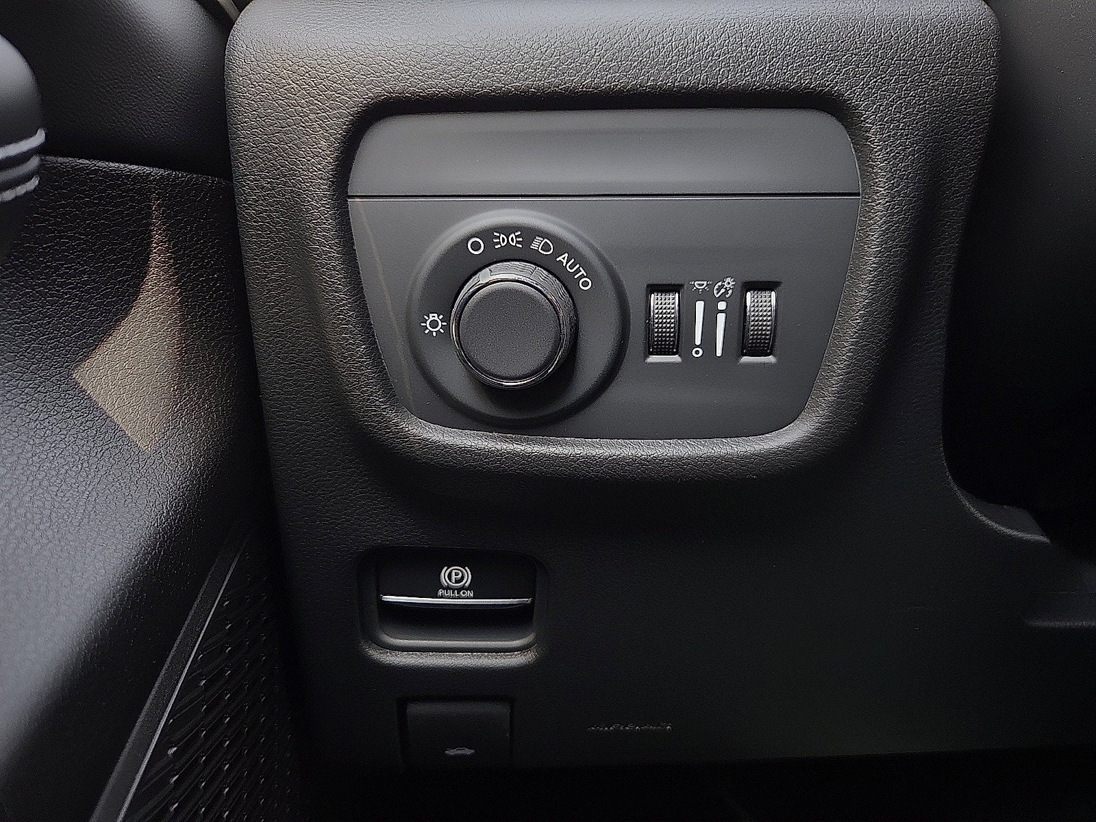 2027 Jeep Grand Cherokee L GRAND CHEROKEE L LAREDO ALTITUDE 4X4