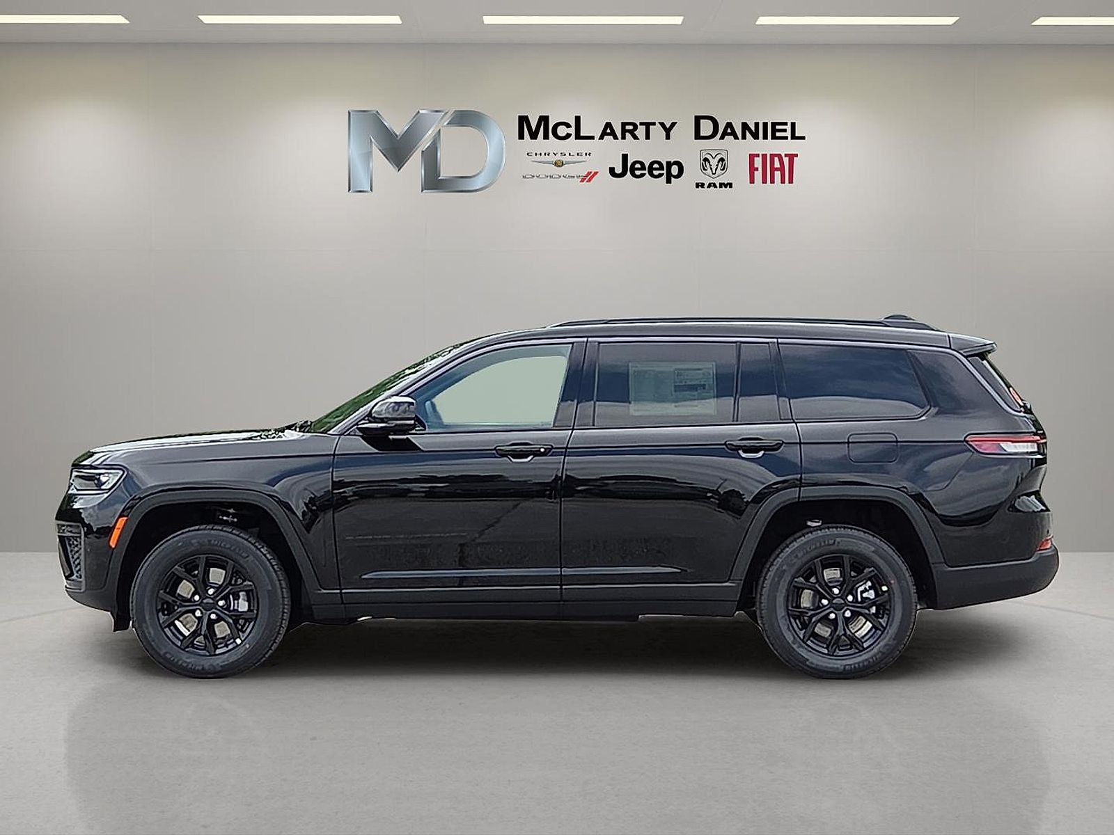2026 Jeep Grand Cherokee GRAND CHEROKEE L LAREDO ALTITUDE 4X4