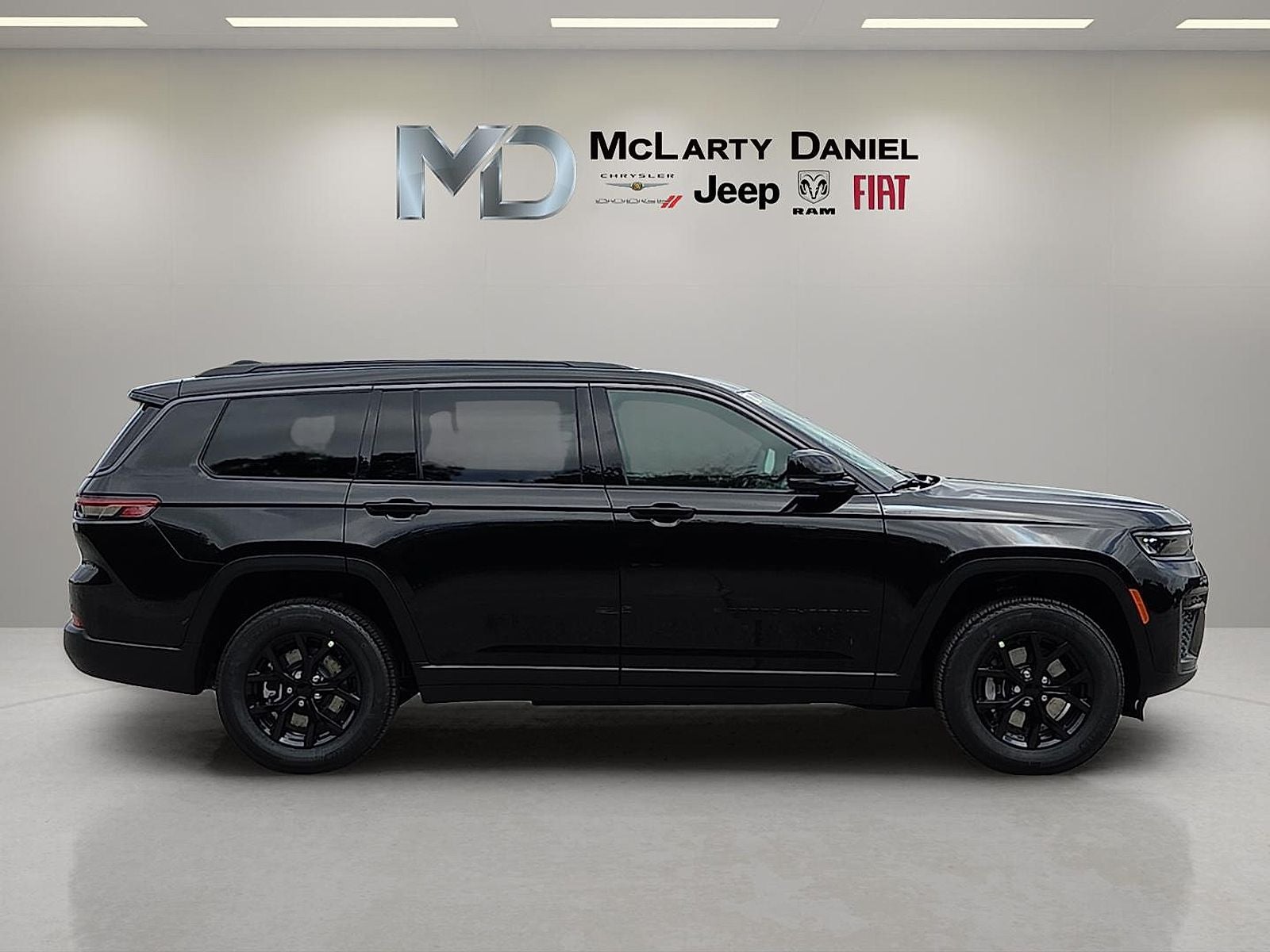 2026 Jeep Grand Cherokee GRAND CHEROKEE L LAREDO ALTITUDE 4X4