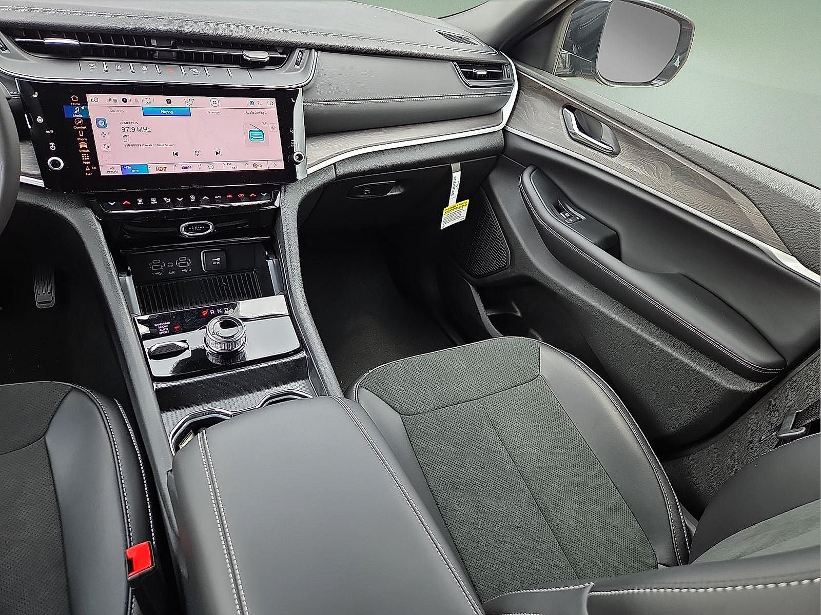 2026 Jeep Grand Cherokee GRAND CHEROKEE L LAREDO ALTITUDE 4X4