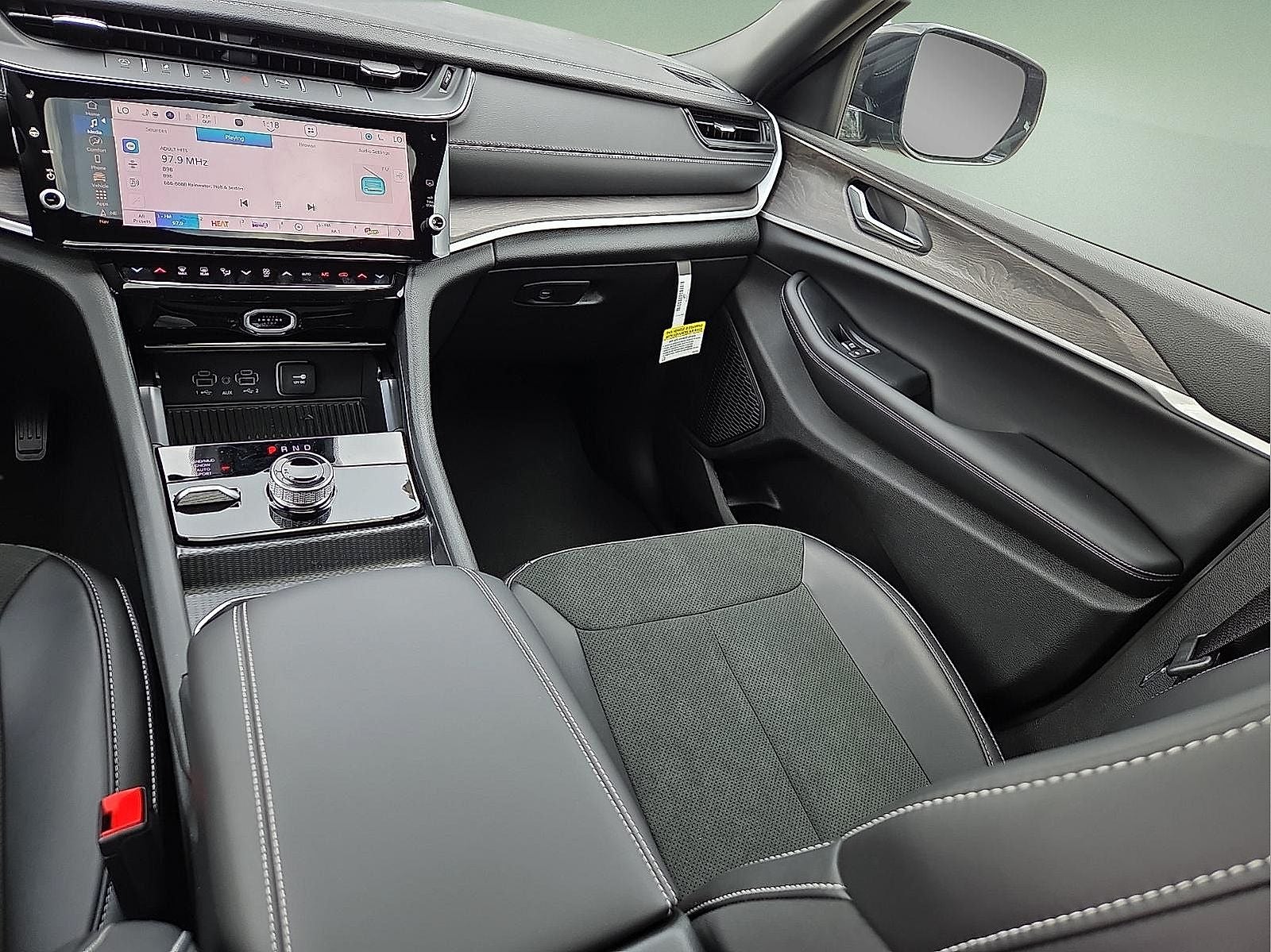 2026 Jeep Grand Cherokee GRAND CHEROKEE L LAREDO ALTITUDE 4X4