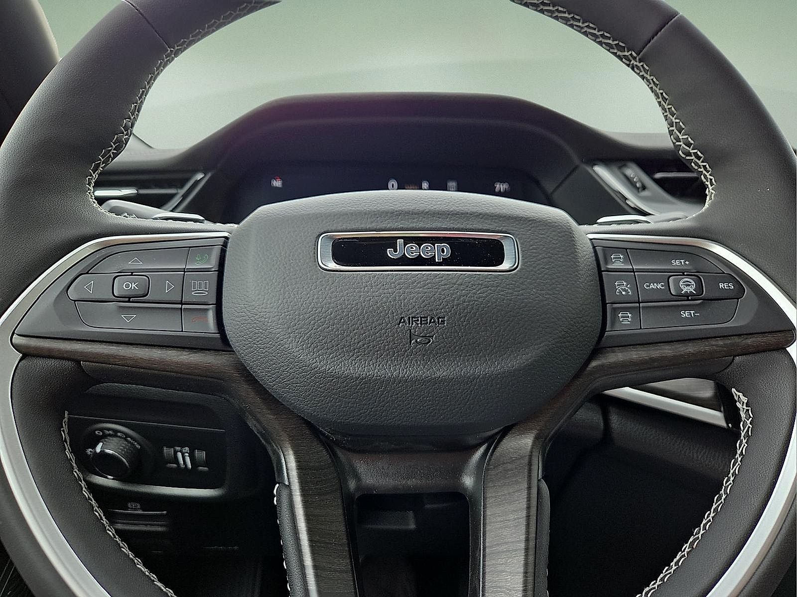 2026 Jeep Grand Cherokee GRAND CHEROKEE L LAREDO ALTITUDE 4X4