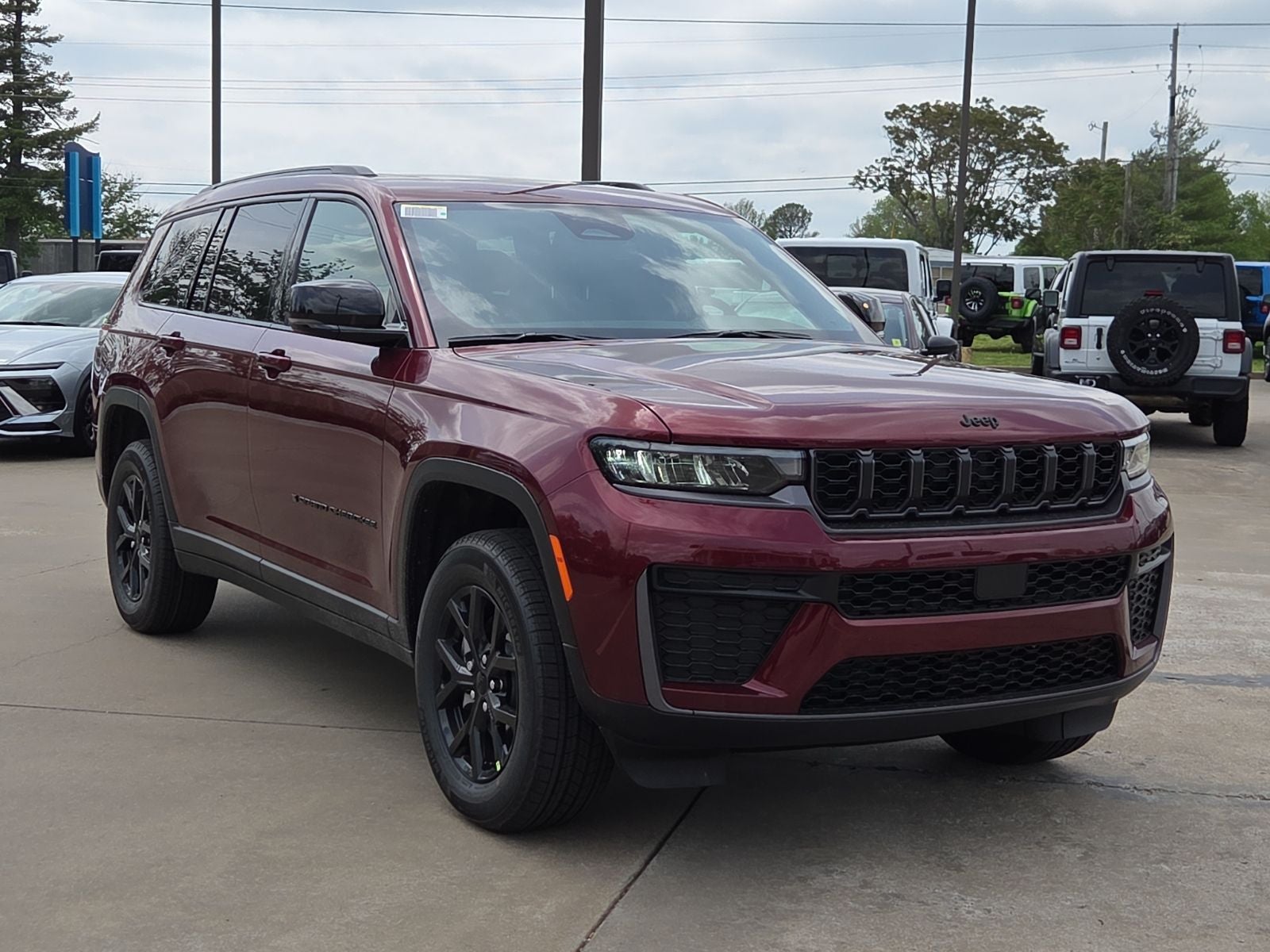 2026 Jeep Grand Cherokee GRAND CHEROKEE L LAREDO ALTITUDE 4X4