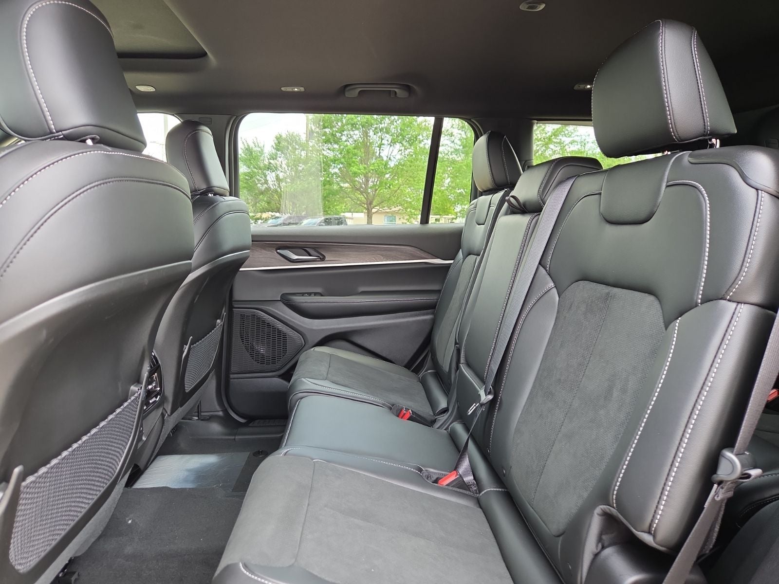 2026 Jeep Grand Cherokee GRAND CHEROKEE L LAREDO ALTITUDE 4X4