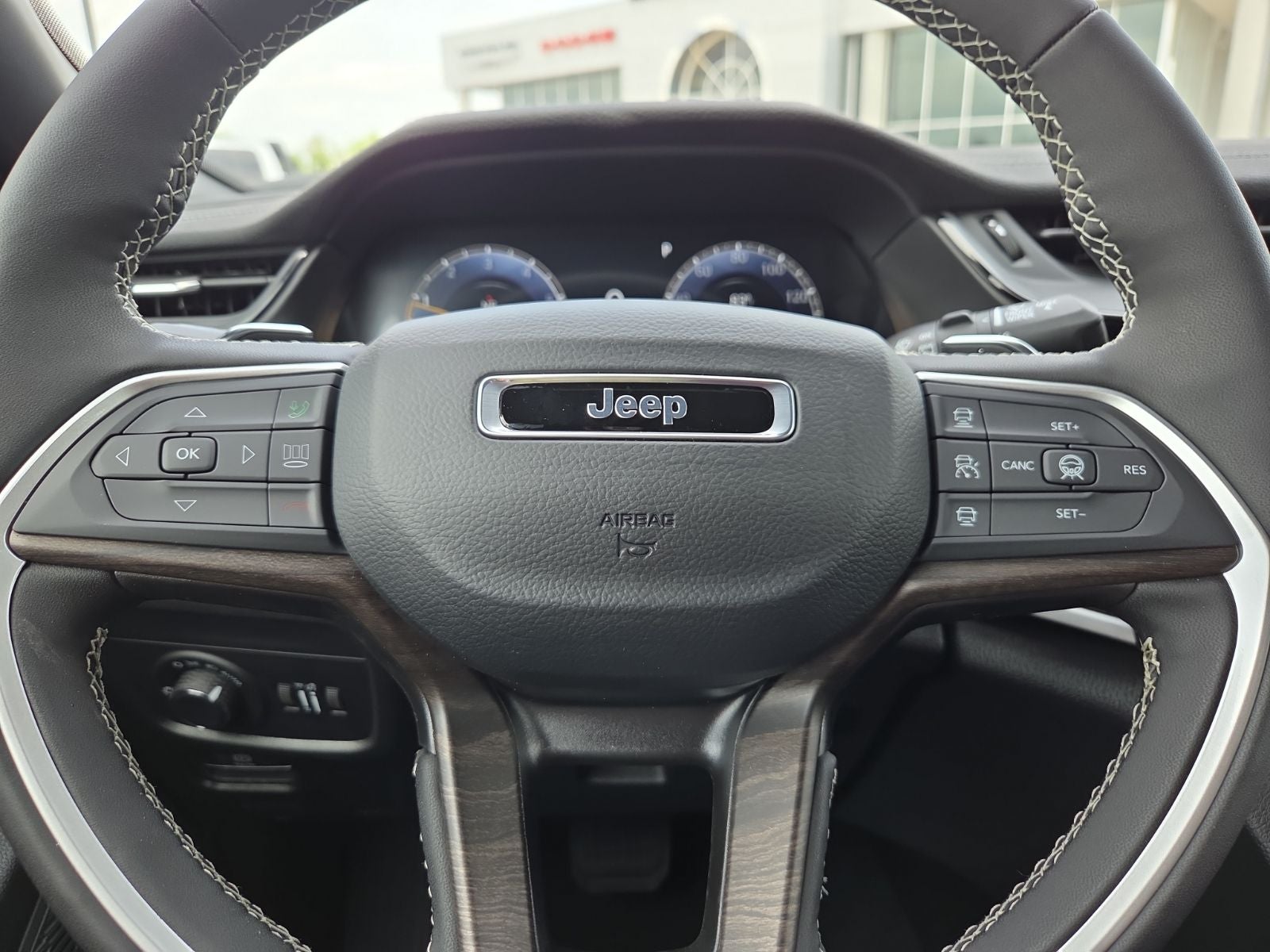 2026 Jeep Grand Cherokee GRAND CHEROKEE L LAREDO ALTITUDE 4X4