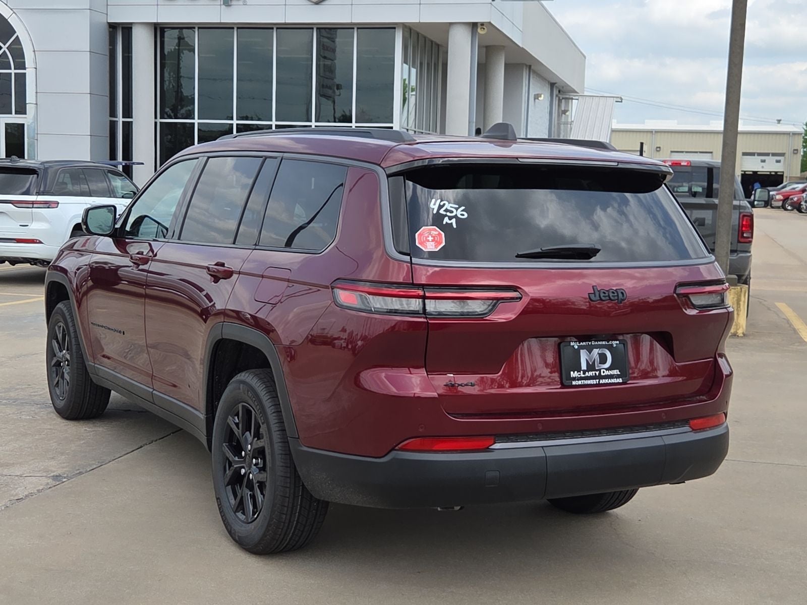 2026 Jeep Grand Cherokee GRAND CHEROKEE L LAREDO ALTITUDE 4X4