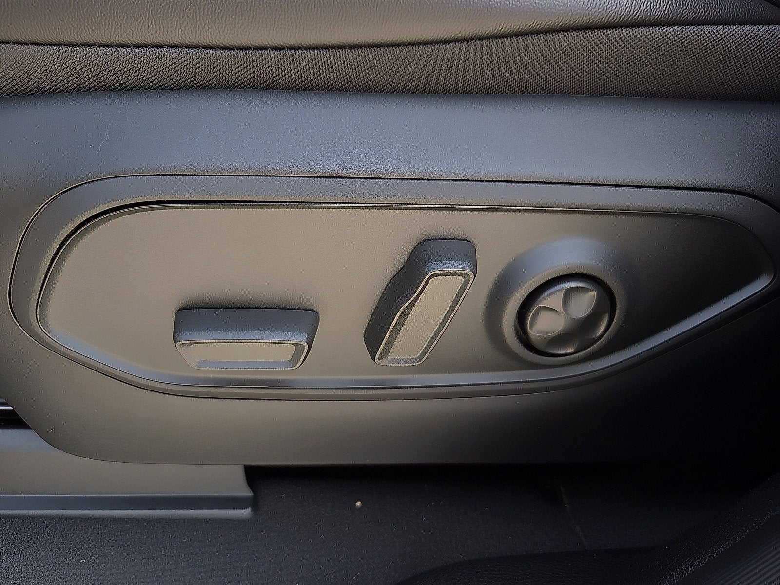 2027 Jeep Grand Cherokee L GRAND CHEROKEE L LAREDO ALTITUDE 4X4