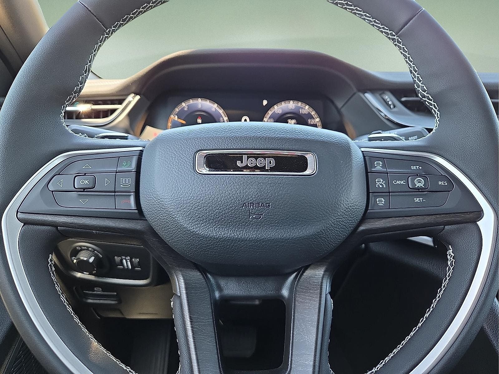 2026 Jeep Grand Cherokee GRAND CHEROKEE L LAREDO ALTITUDE 4X4