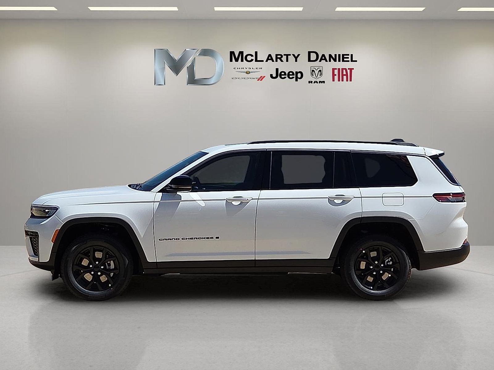 2026 Jeep Grand Cherokee GRAND CHEROKEE L LAREDO ALTITUDE 4X4